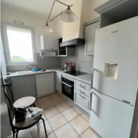 Apartment Spacious Nest In The Heart Of Le Grau-du-Roi
